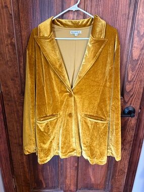 Blakeley gold velvet blazer size 1XL, never worn, NWOT
